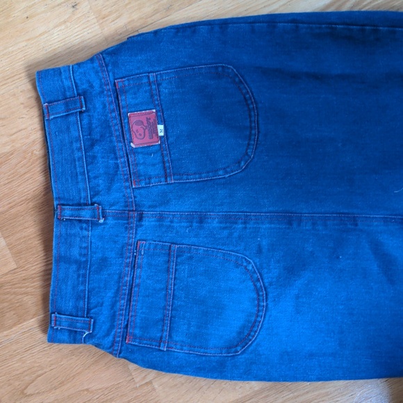 VINTAGE Snoopy Jean Skirt, size small - Picture 5 of 5